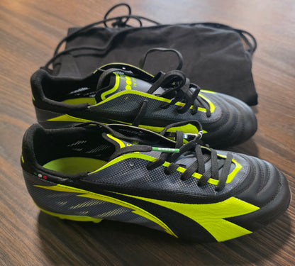 Diadora cleats with shoe bag